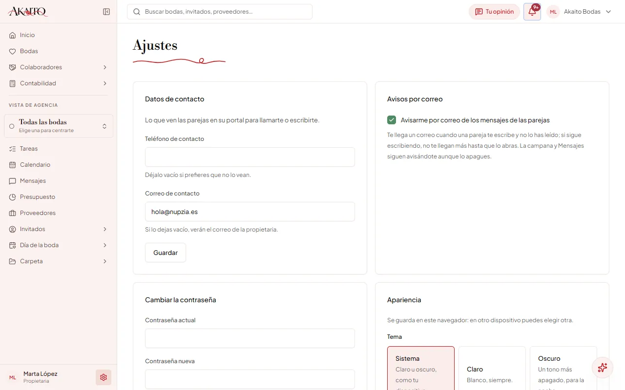 Ajustes: datos de contacto, avisos por correo, contraseña, «Apariencia» (tema, densidad y tamaño de la letra) y primeros pasos. Captura con los portales activados: la tarjeta «Avisos por correo» solo sale así.