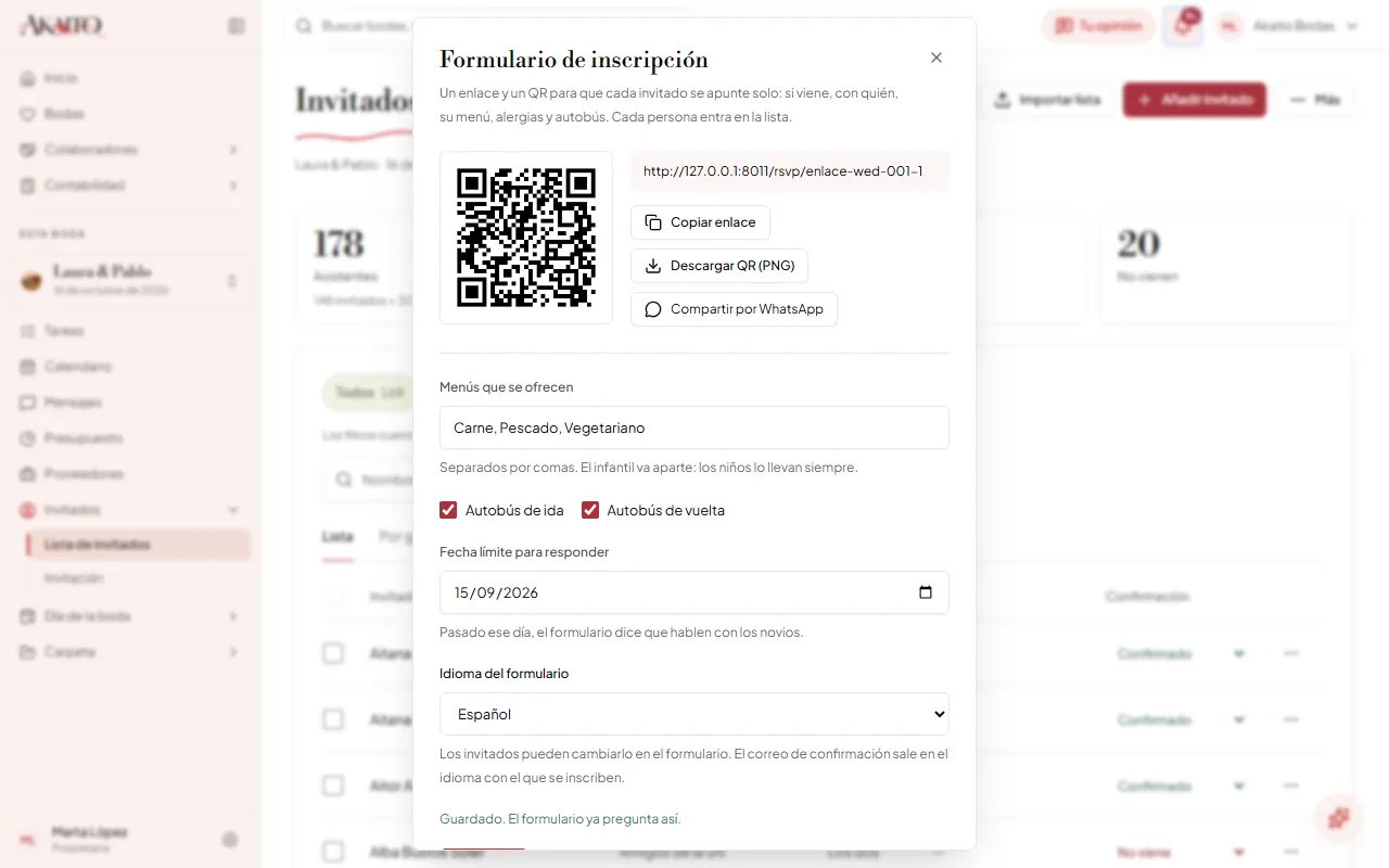 El enlace y el QR del formulario, con sus menús, autobuses, fecha límite e idioma. En la captura el enlace empieza por 127.0.0.1 porque es la demostración local; en tu cuenta empieza por akaito.es.