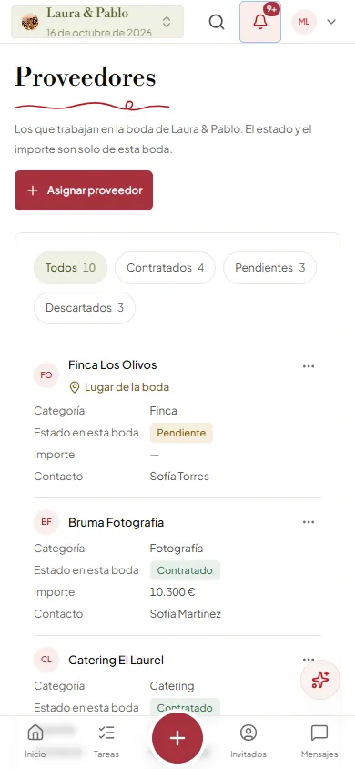 En el móvil, la misma lista: cada proveedor es una tarjeta con sus datos debajo del nombre.
